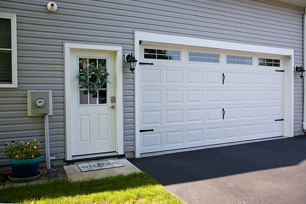 24/7 Emergency Garage Door Panel Replacement experts in Middletown, CT